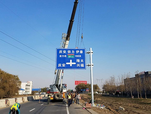 唐山唐山道路护栏网网片该如何进行正确的选购呢？