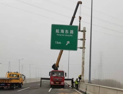 唐山唐山悬臂式交通标志杆